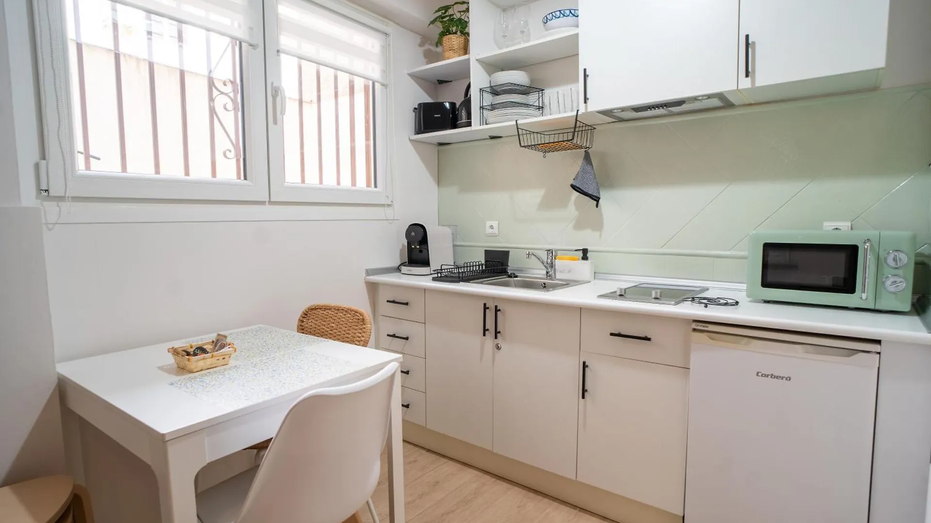 Apartamento En El Corazon De Granada - Cochera 0*,